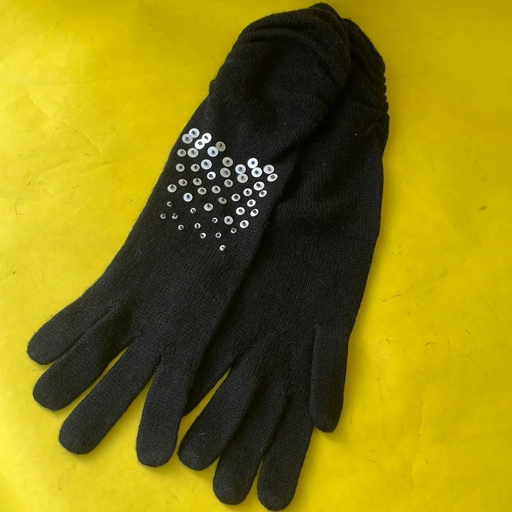New vintage black long knitted gloves